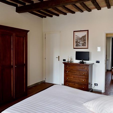 Residenza Le Logge Bed and Breakfast Γκούμπιο Εξωτερικό φωτογραφία