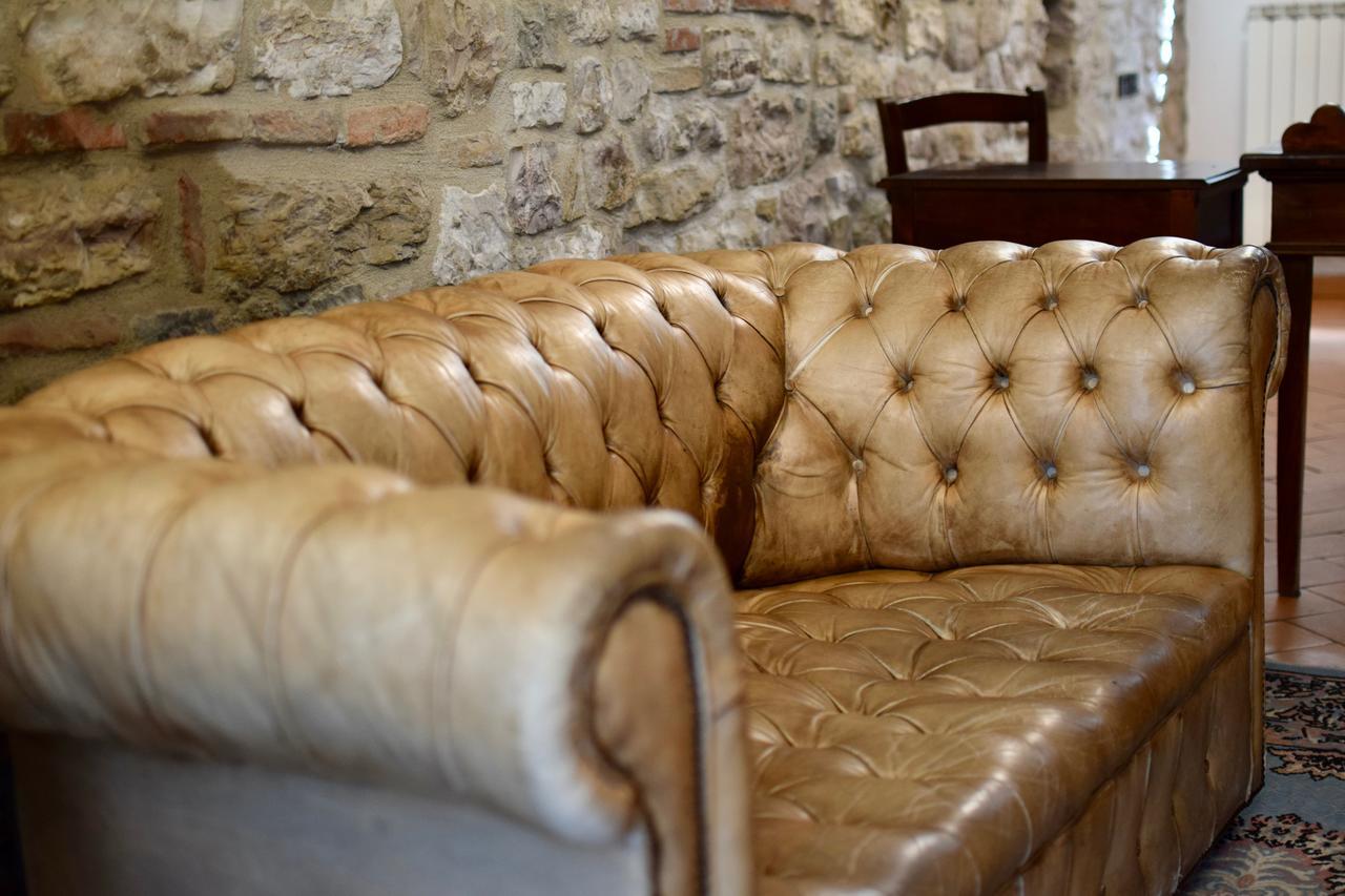 Residenza Le Logge Bed and Breakfast Γκούμπιο Εξωτερικό φωτογραφία