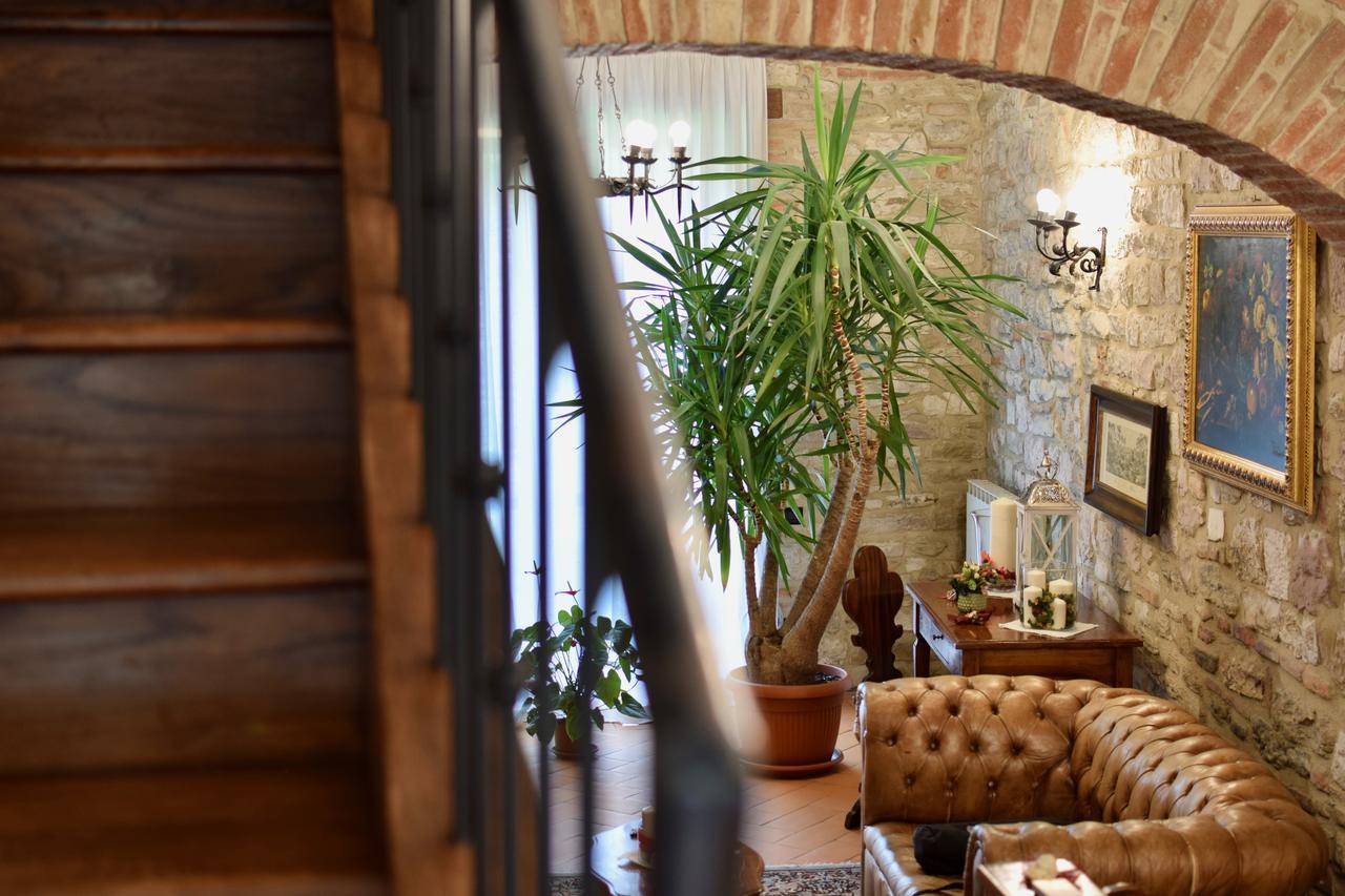 Residenza Le Logge Bed and Breakfast Γκούμπιο Εξωτερικό φωτογραφία